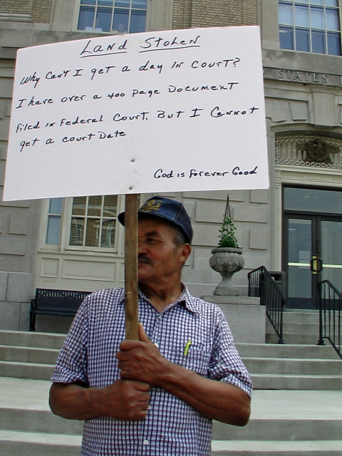 640_harry_young__owensboro_ky_courthouse_protest.jpg 