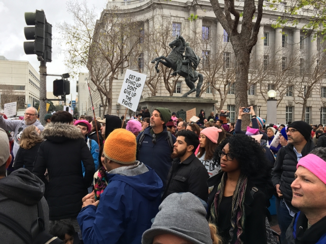 sm_womens_march_stand_up_don_t_give_up_the_fight.jpg 