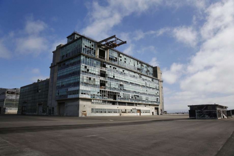 sm_hunters-point-shipyard_nuclear_facility_-building.jpg 