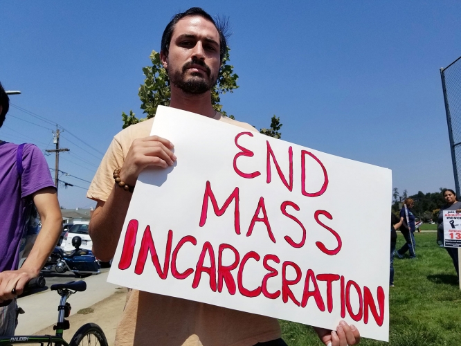 sm_end-mass-incarceration_8-19-17_3.jpg 